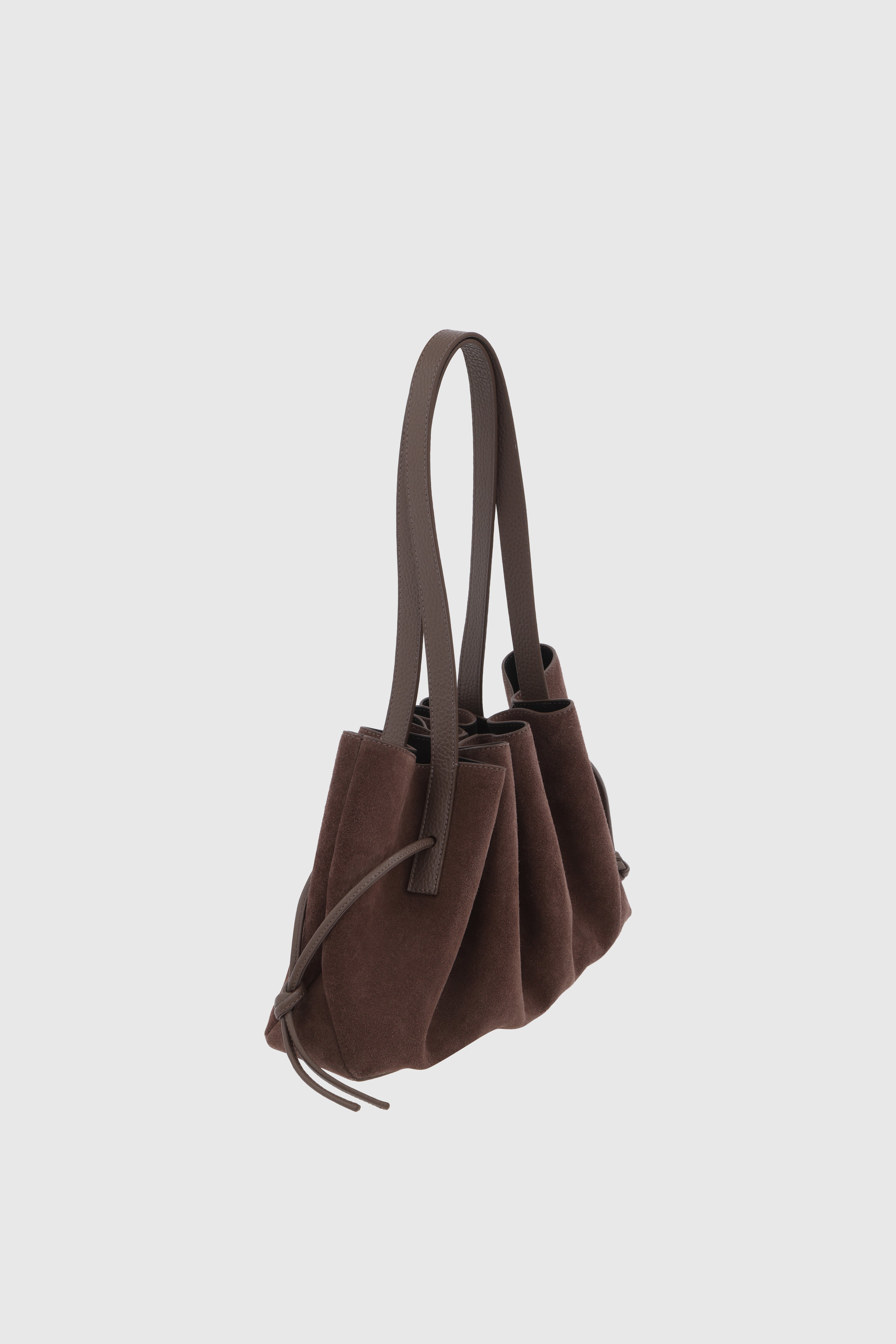 YUZEFI_SCALLOP_SHOULDER_BAG_SUEDE_NUTMEG_2.jpg