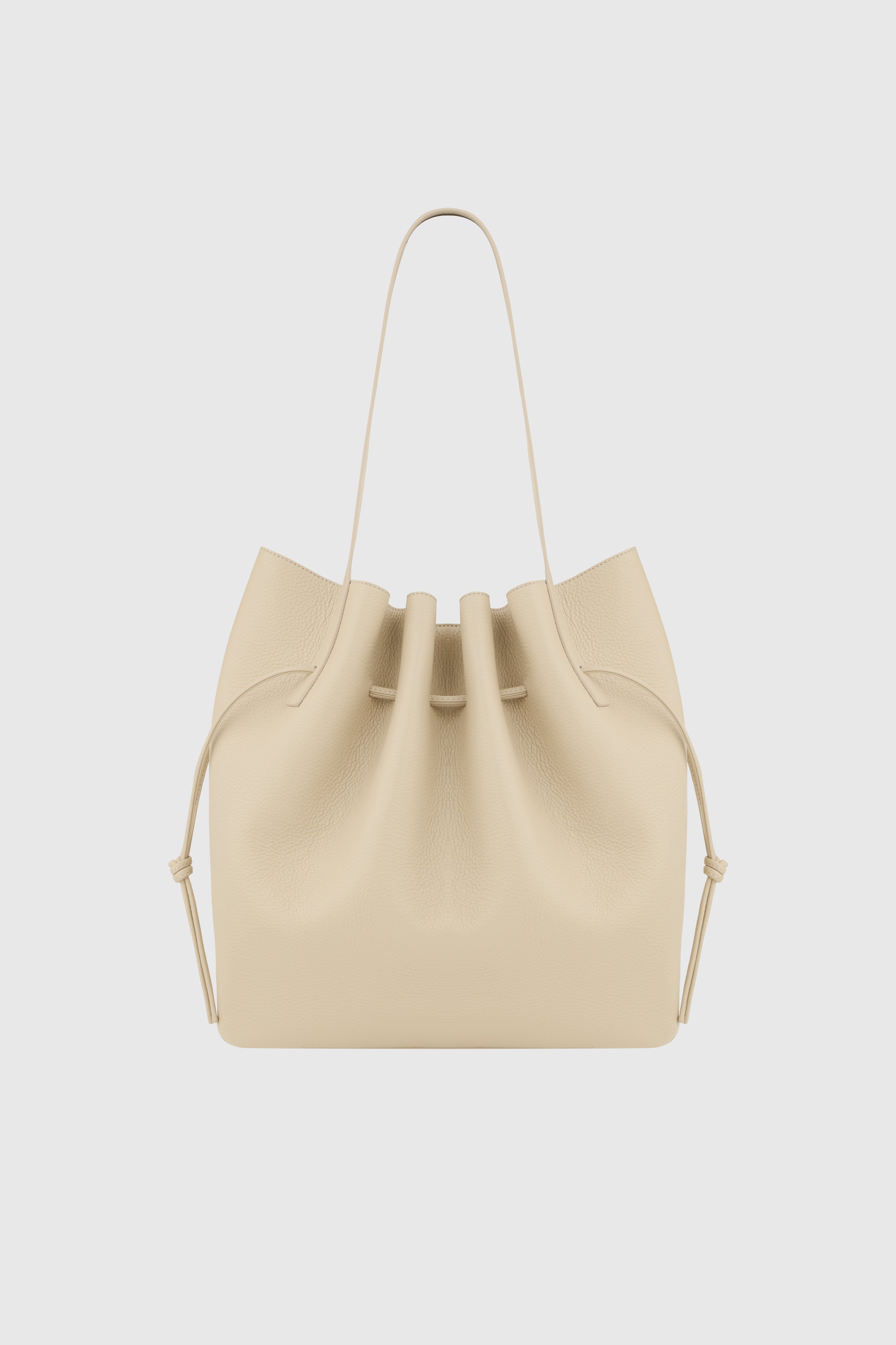 YUZEFI_SCALLOP_TOTE_PEBBLE_GRAIN_LEATHER_ANGORA_1.jpg