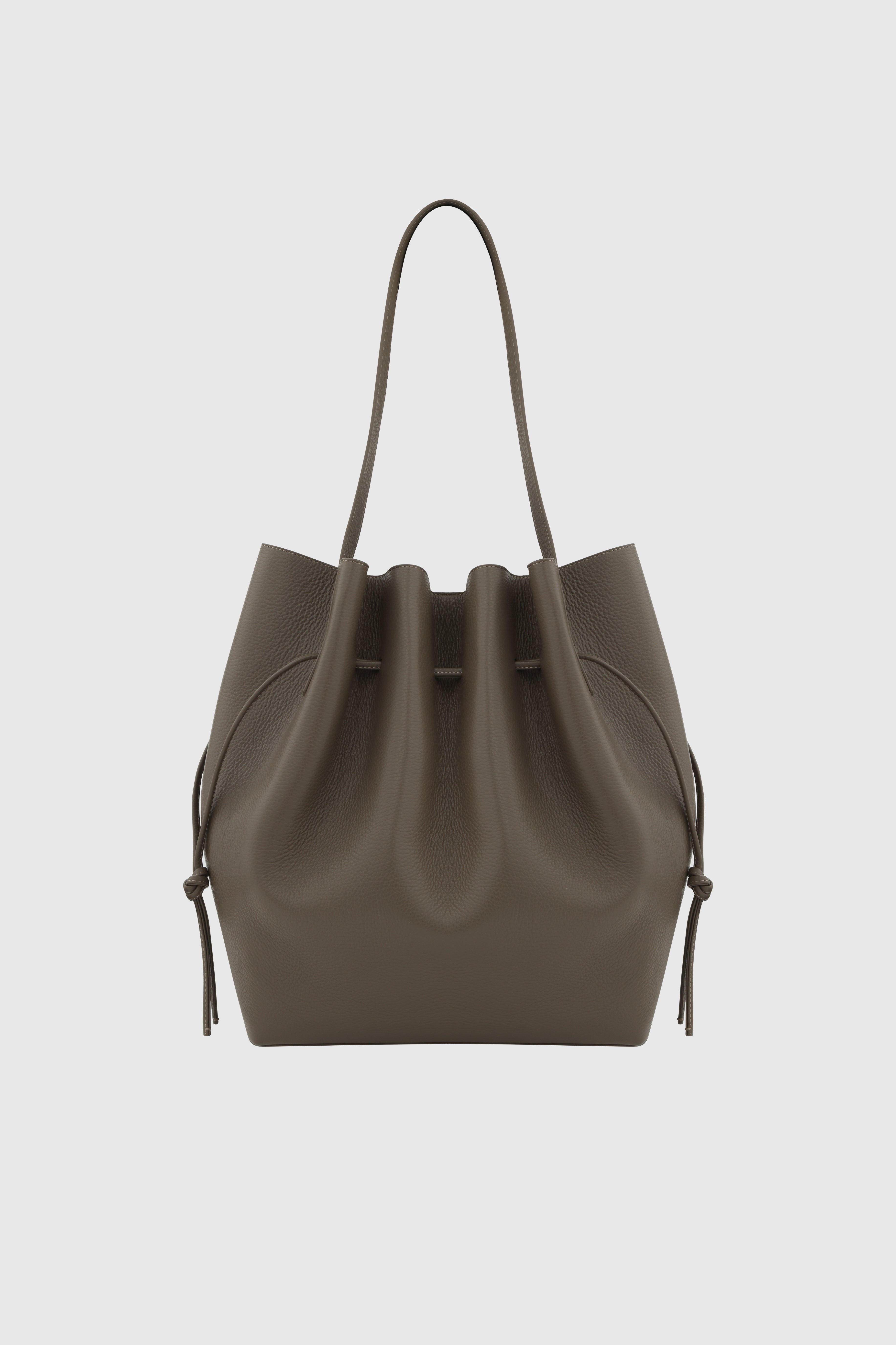 YUZEFI_SCALLOP_TOTE_PEBBLE_GRAIN_LEATHER_TAUPE_1.jpg