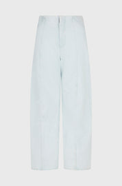 CROPPED BENT KNEE DENIM TROUSERS - LIGHT WASH