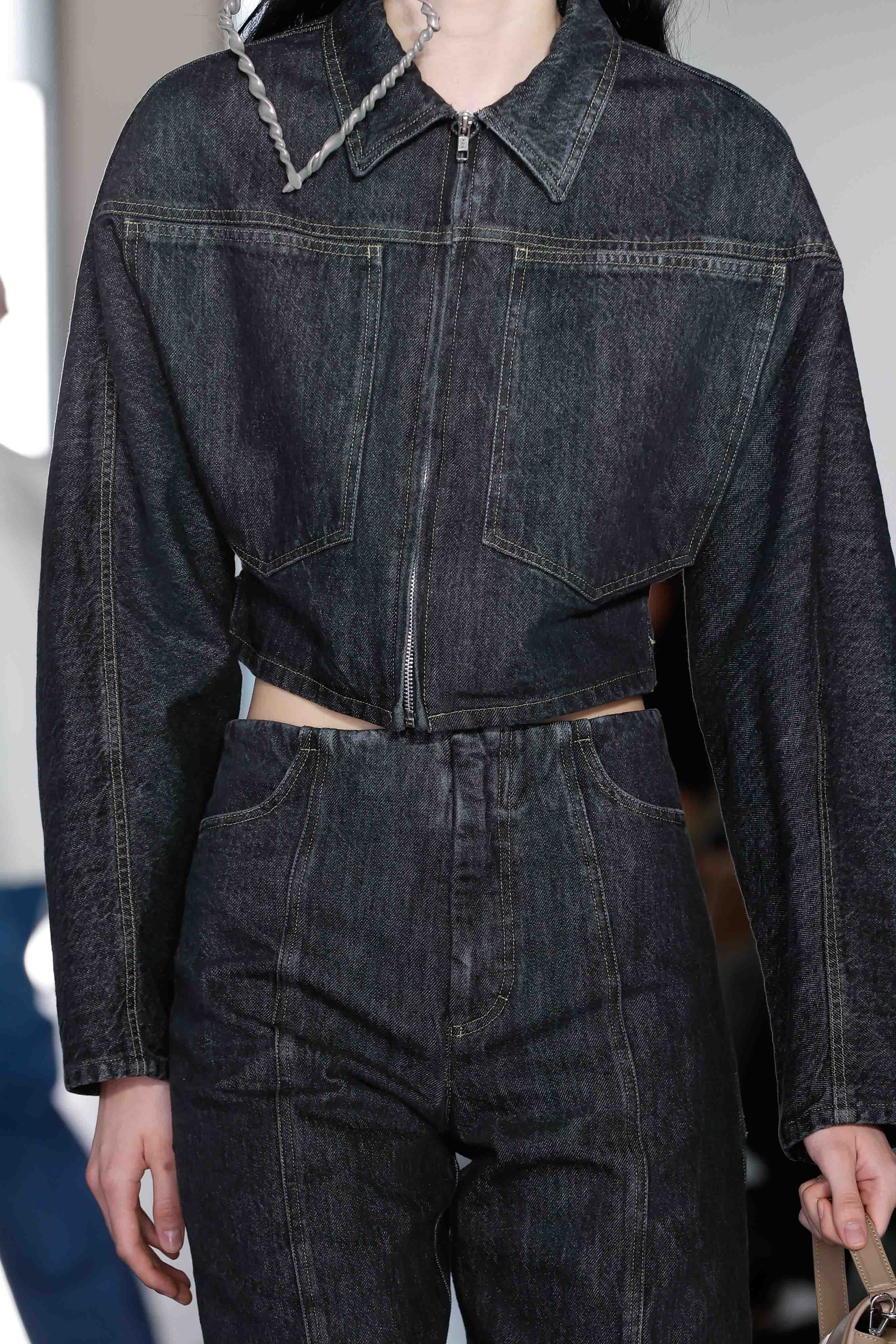 BENT KNEE DENIM TROUSERS - BLACK