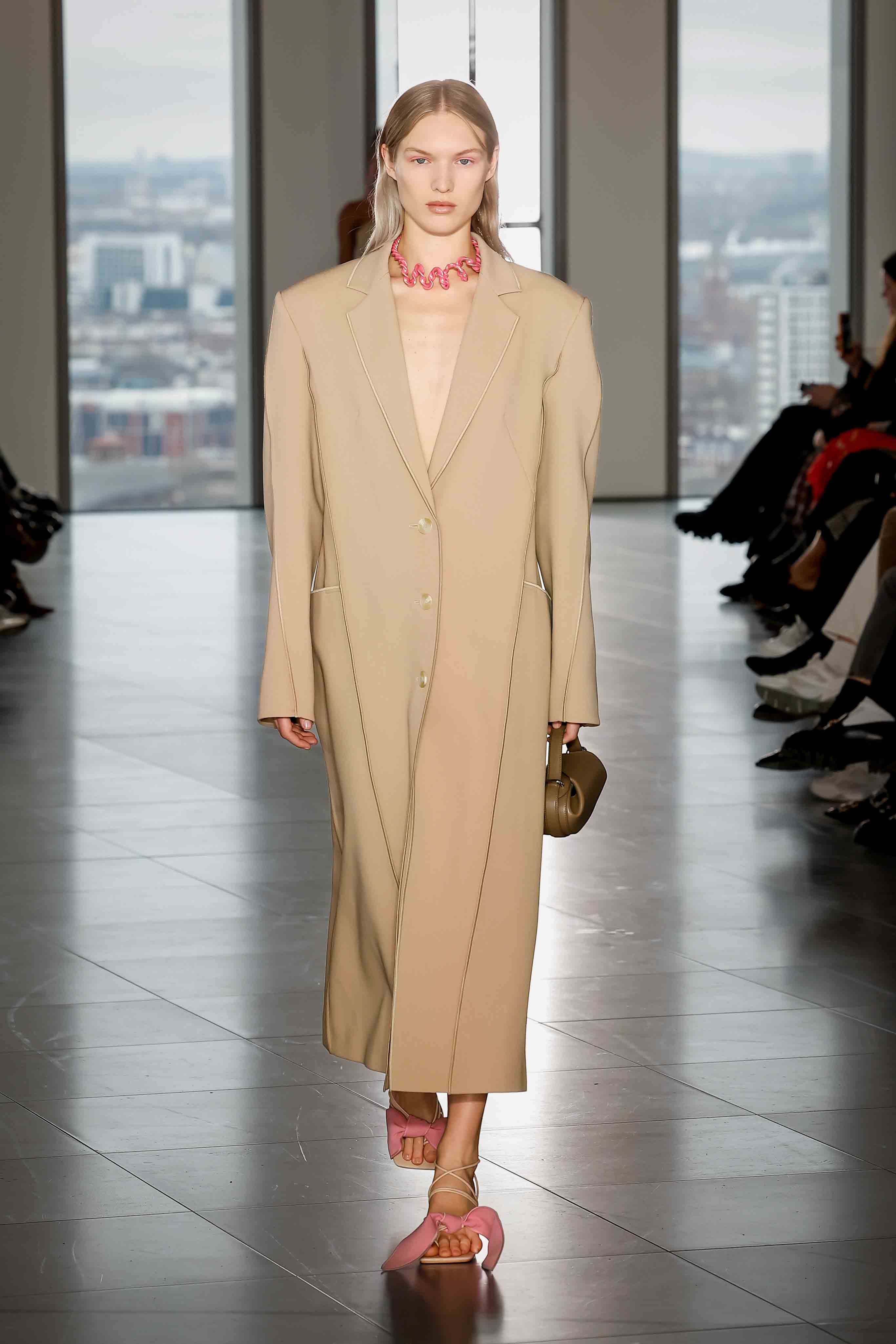 Yuzefy_AW23_runway_press_look_05.jpg