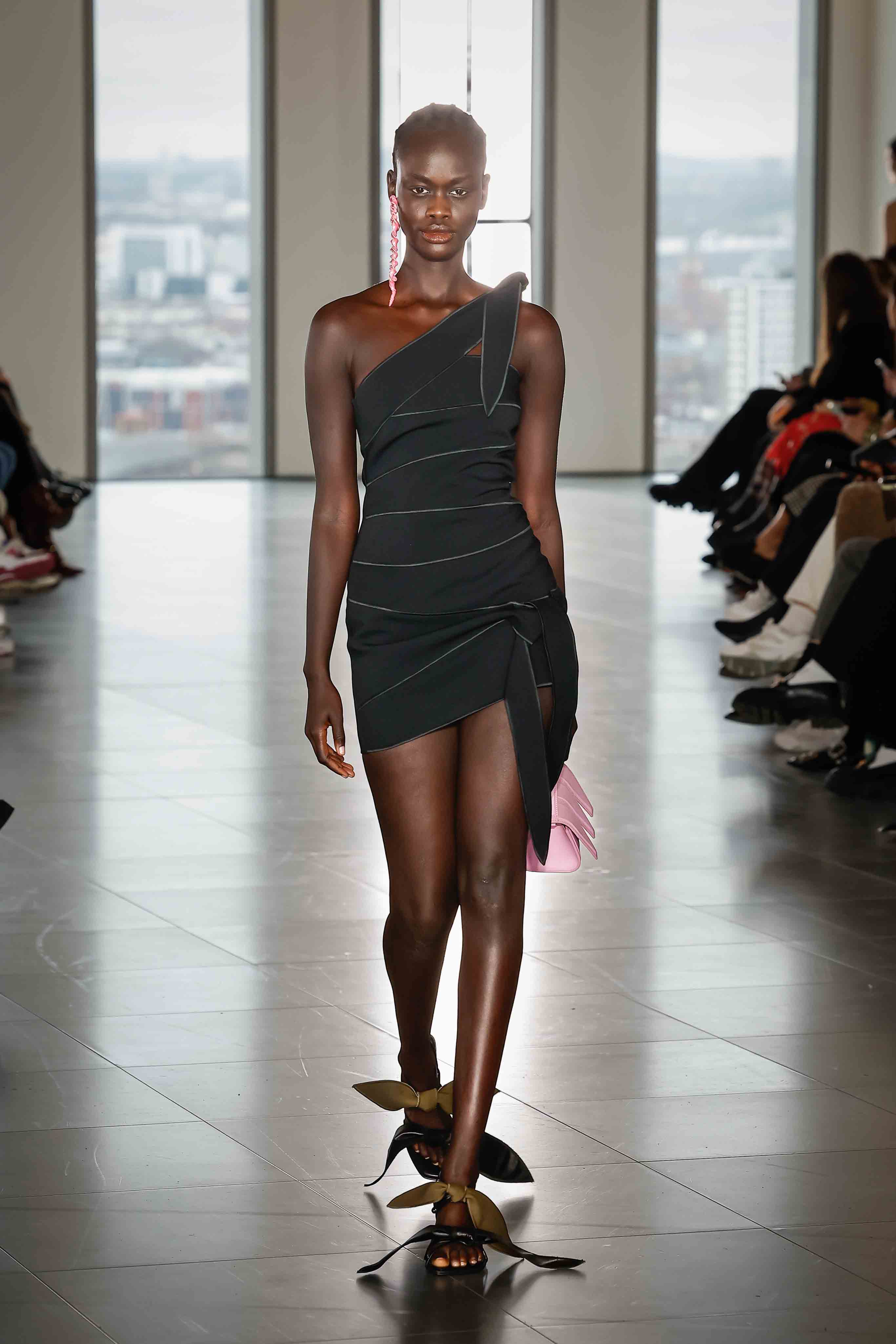 Yuzefy_AW23_runway_press_look_14.jpg