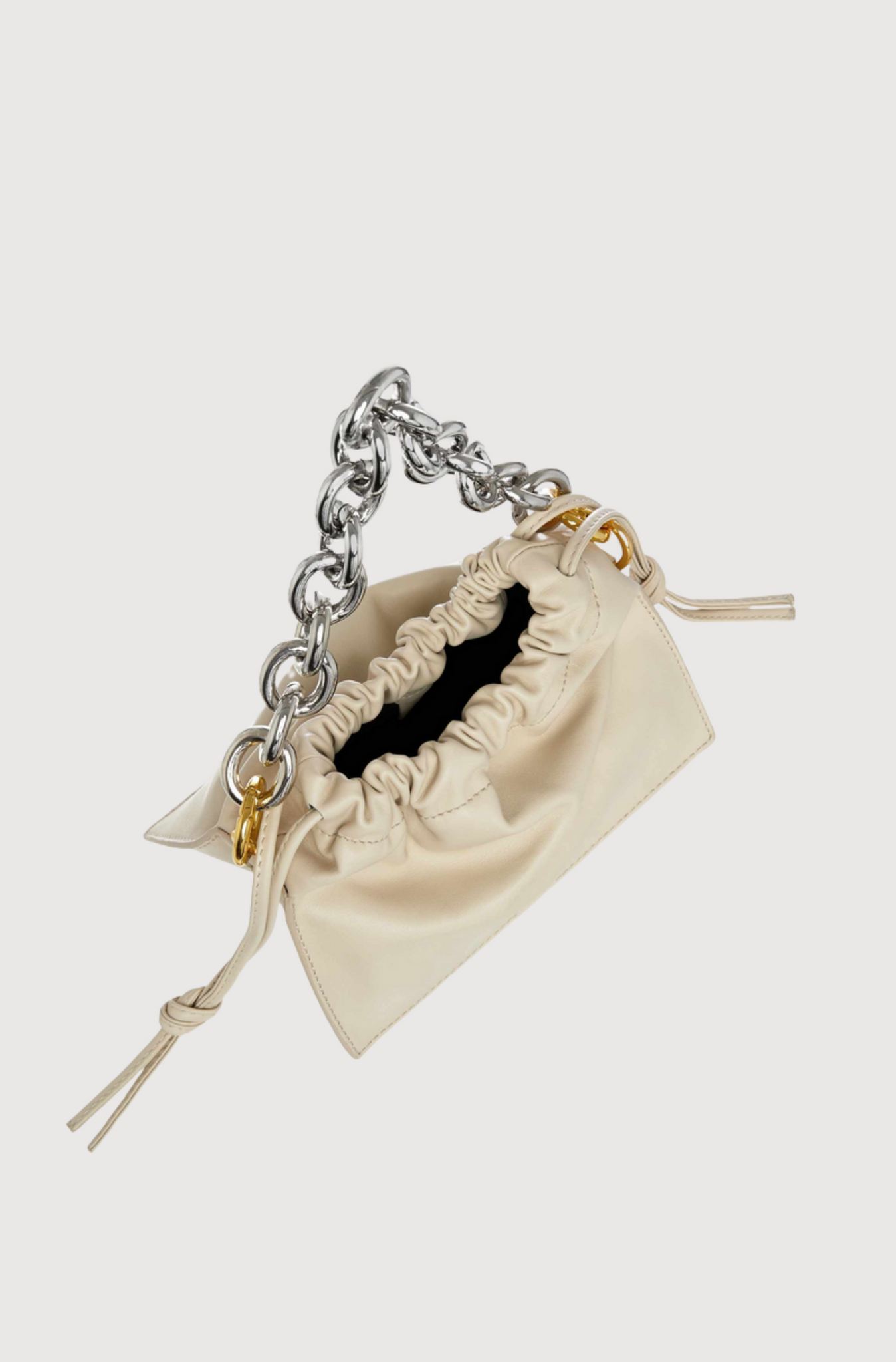 MINI BOM CREAM WITH SILVER CHAIN