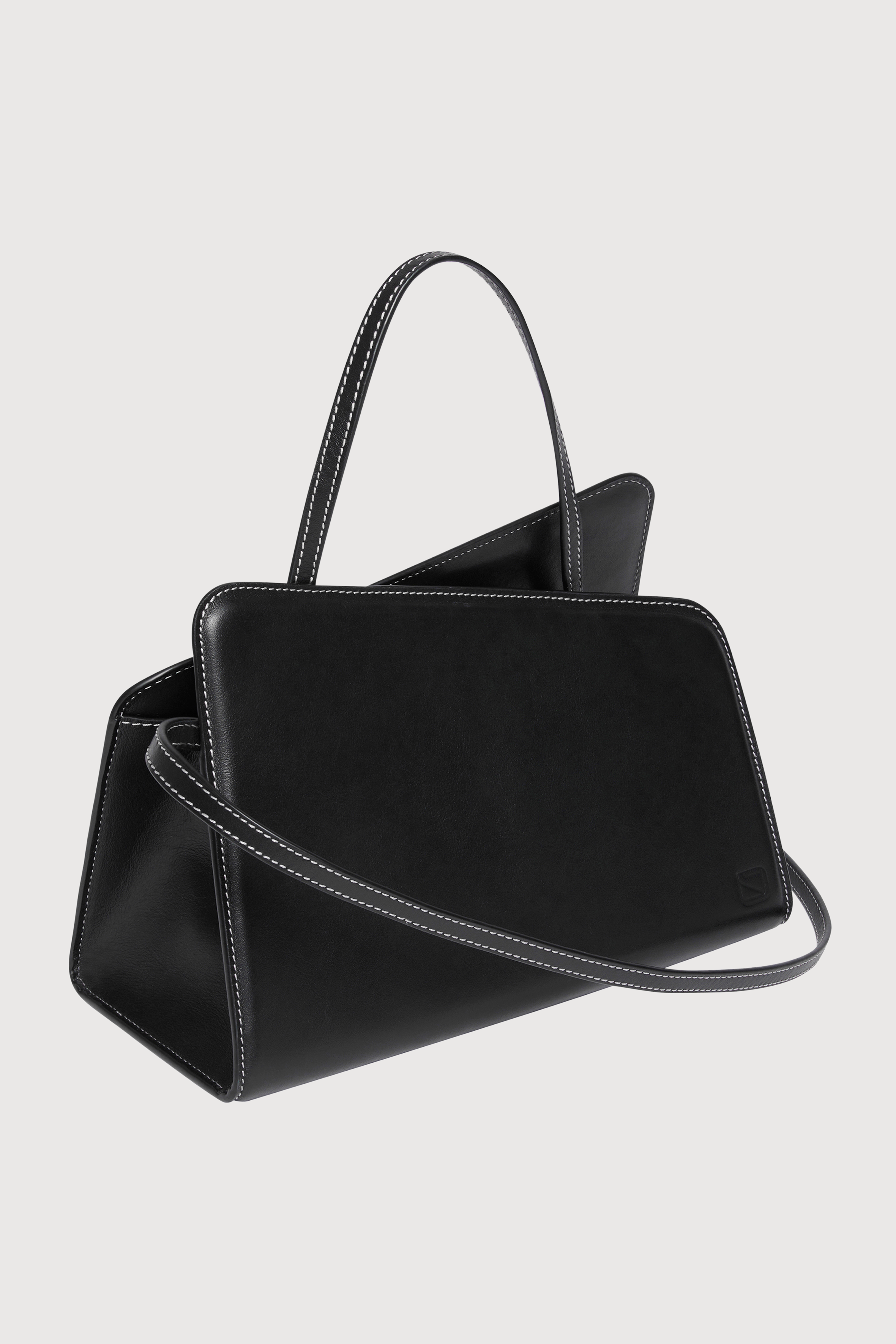 SlantCrossbodyToteBlack2.png
